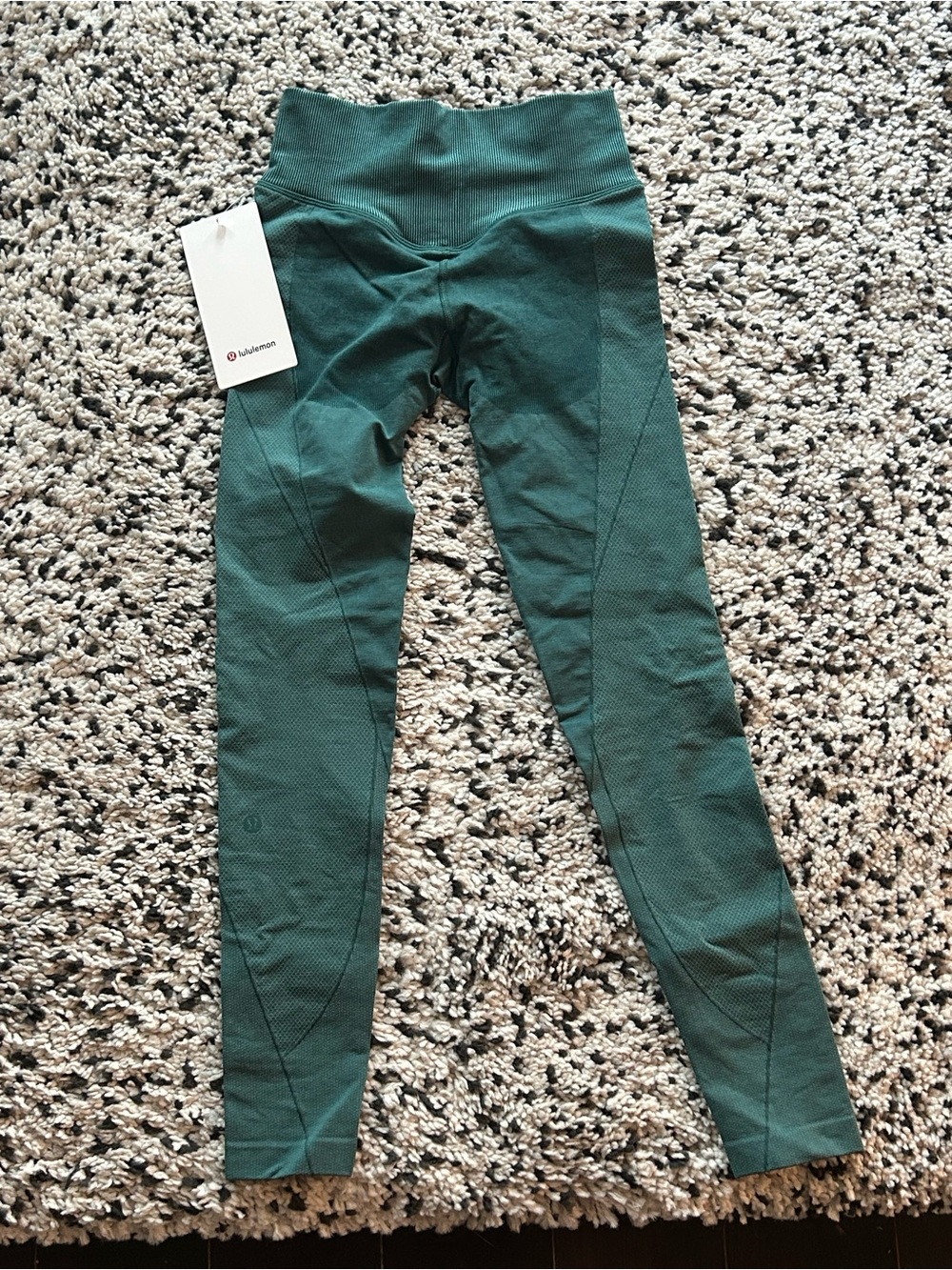 New w/ tags Lululemon Get Low High-Rise Training Tight 25" size 2 - Sage pine gr